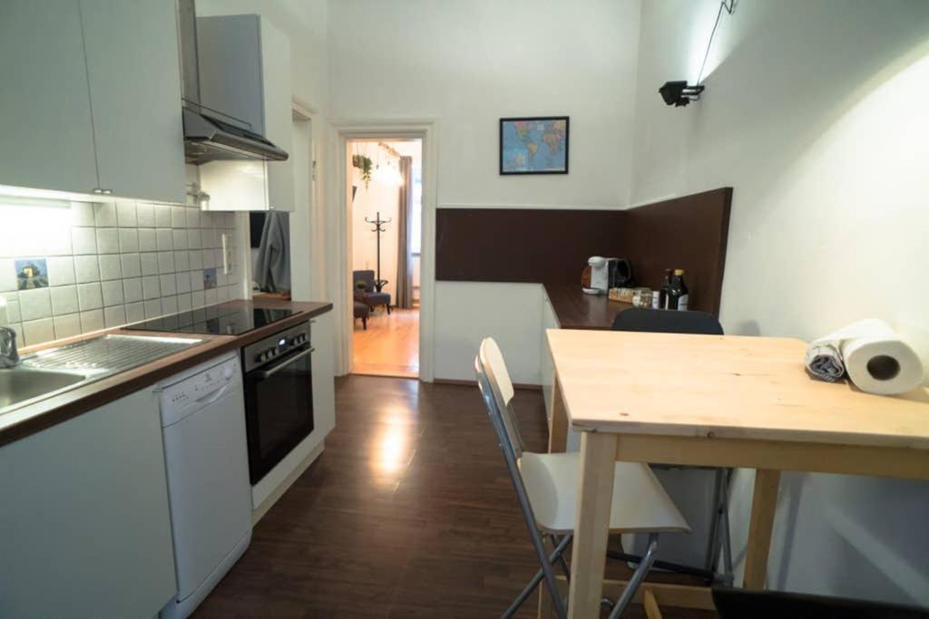Cosy And Spacious Apartment In The Heart Of อินส์บรุค ภายนอก รูปภาพ