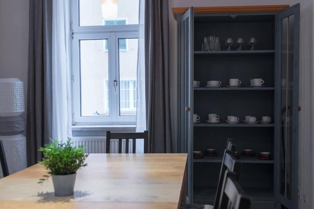 Cosy And Spacious Apartment In The Heart Of อินส์บรุค ภายนอก รูปภาพ